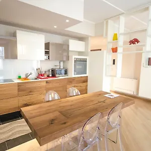 Apartment Luxury 65mq Under The Two Towers, Bologna